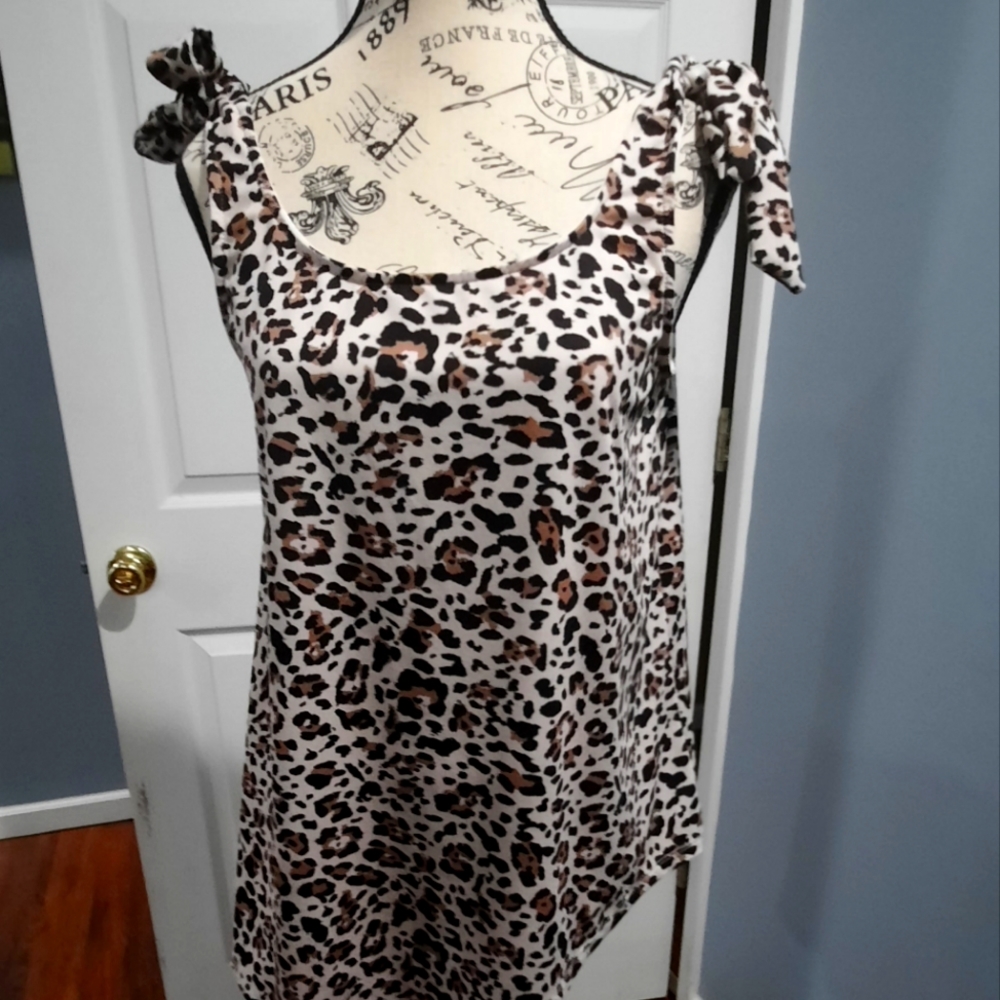 Dressy Tank top bowtie on sleeves
